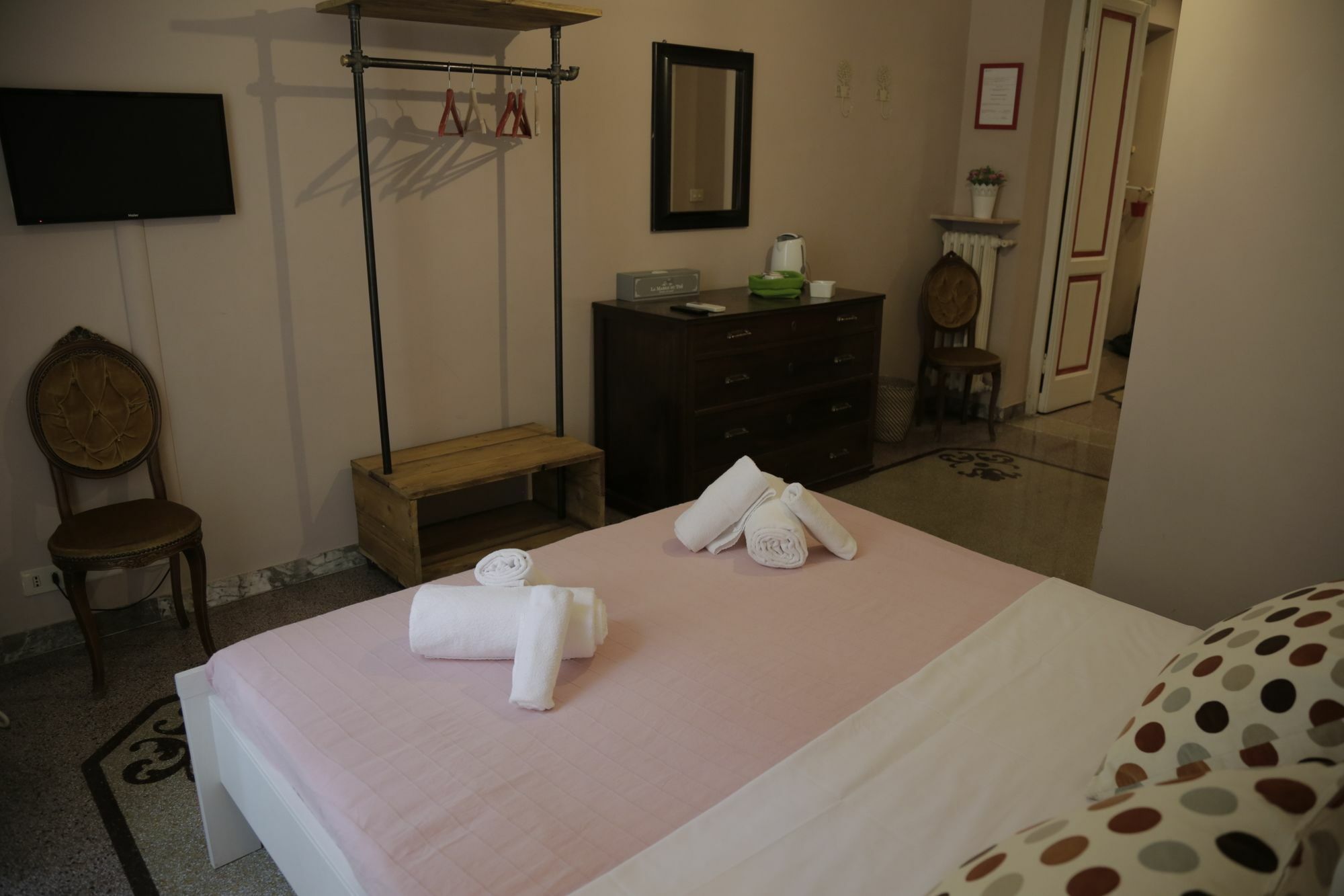 Coral Guest House Рим Екстериор снимка
